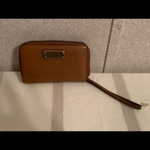 Marc by Marc Jacobs wristlet tan in color preowned